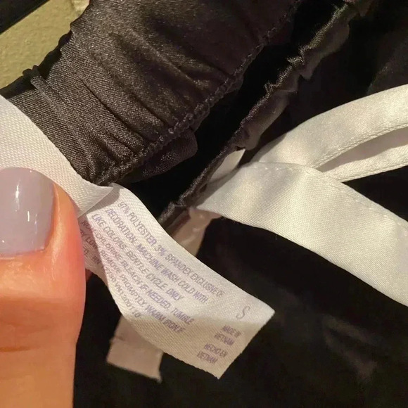 STARS ABOVE BLACK AND WHITE PAJAMA SET SIZE SMALL - Picture 5 of 8